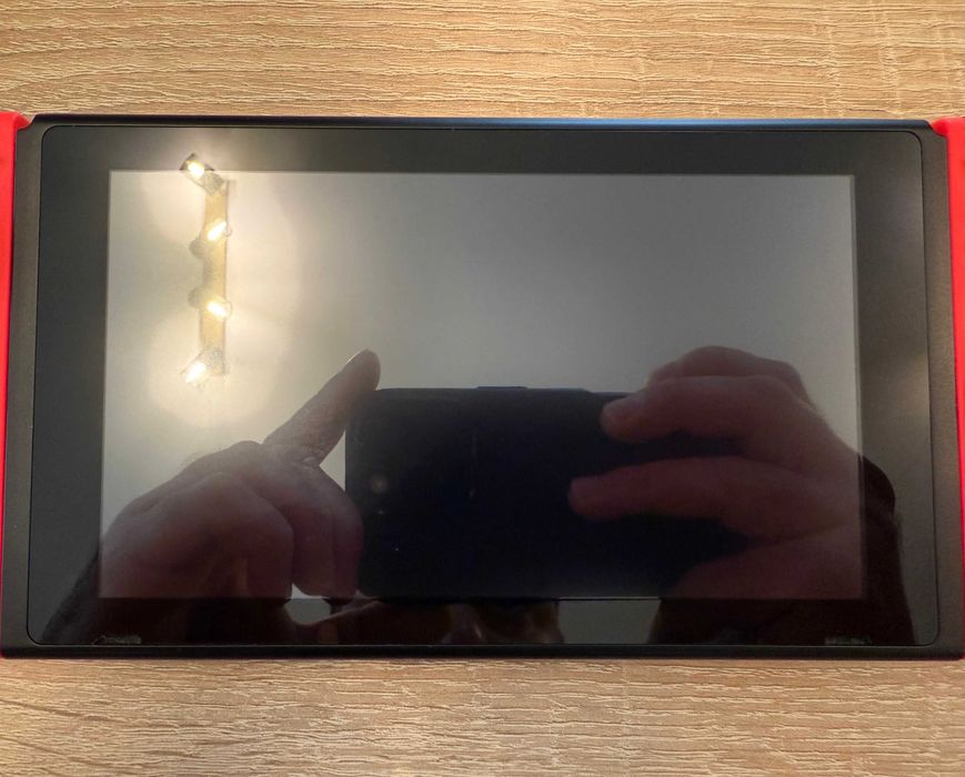 Nintendo Switch v2 + 128GB MicroSD и много аксесоари