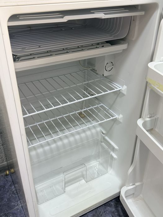 Холодилник сотилади.