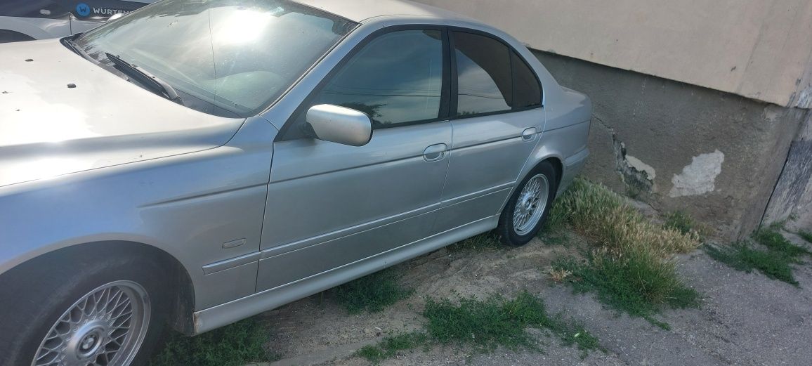 Vând bmw e39 520d