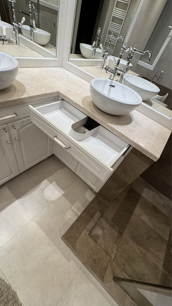 Mobilier baie din MDF si Pal si Oglinzi cu rama MDF