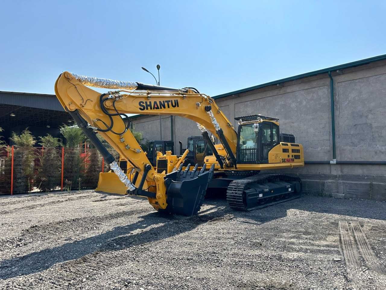 Гусеничный экскаватор Shantui SE370LC 2 куб в наличии