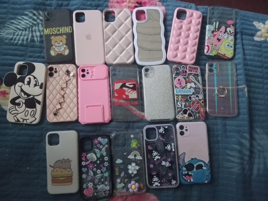 Vând huse  pentru iPhone 11 originale