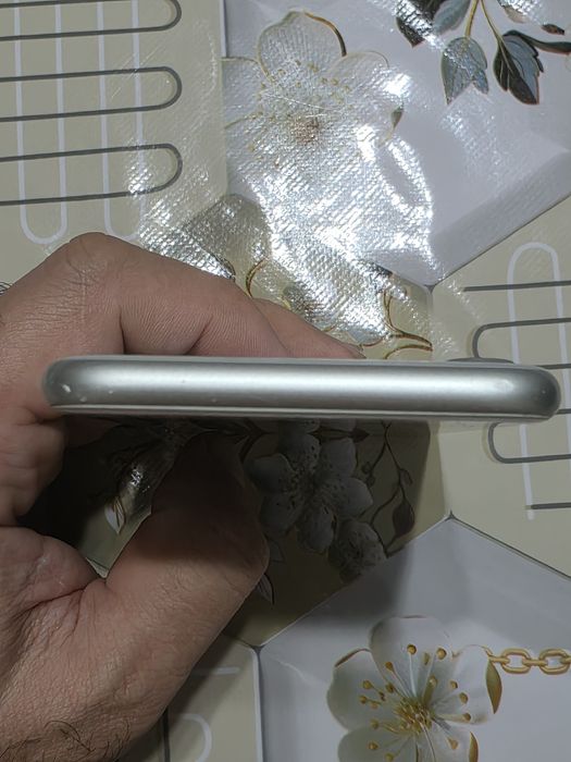 iPhone 8 64 Gb White