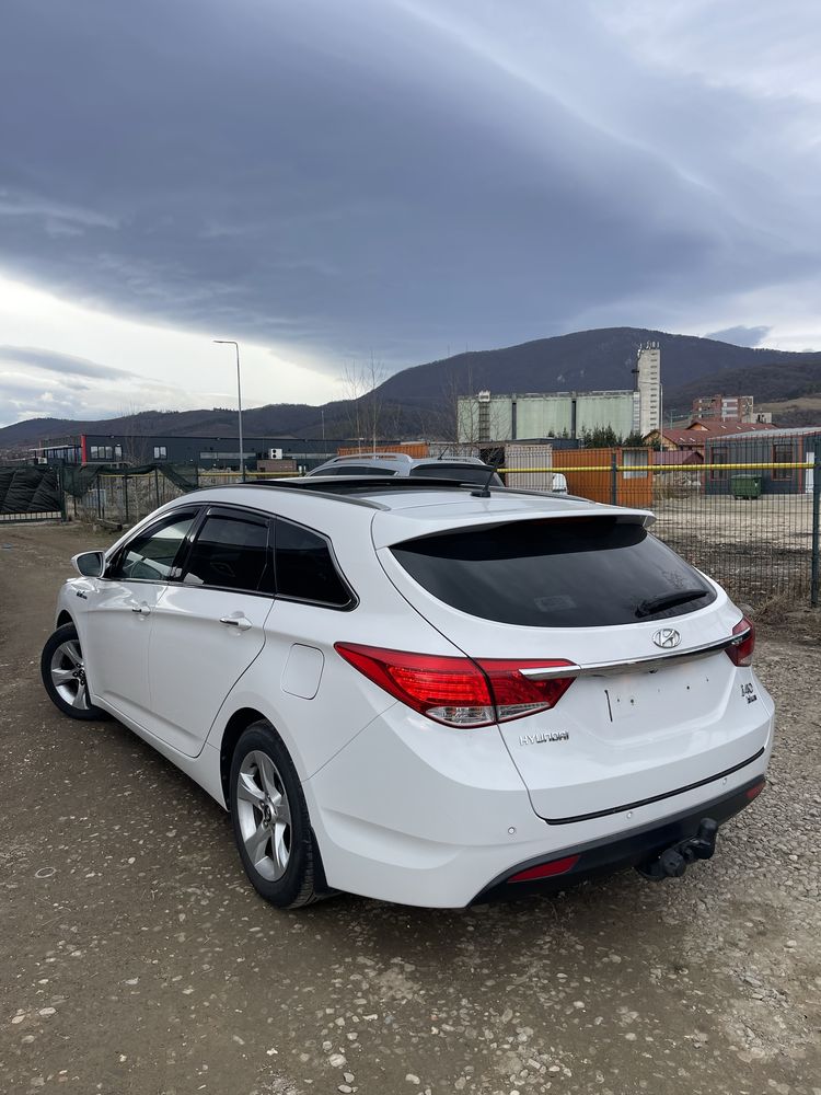 Dezmembrez hyundai i40 1.7 d4fd