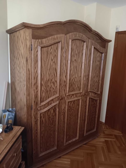 Спален комплект спалня,гардероб, шкафчета