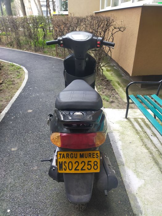 Vând scuter generic