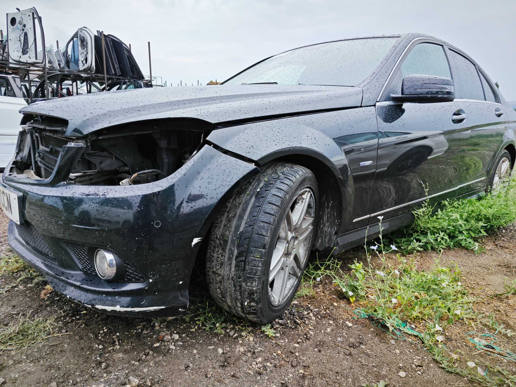 На части Mercedes W204 Кожа Голяма Навигация AMG Мерцедес АМГ ОМ651