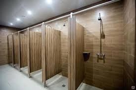 Монтаж HPL панелей — для перегородок, коридоров и дверей