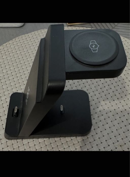 Stand incarcare usb c si samsung watch