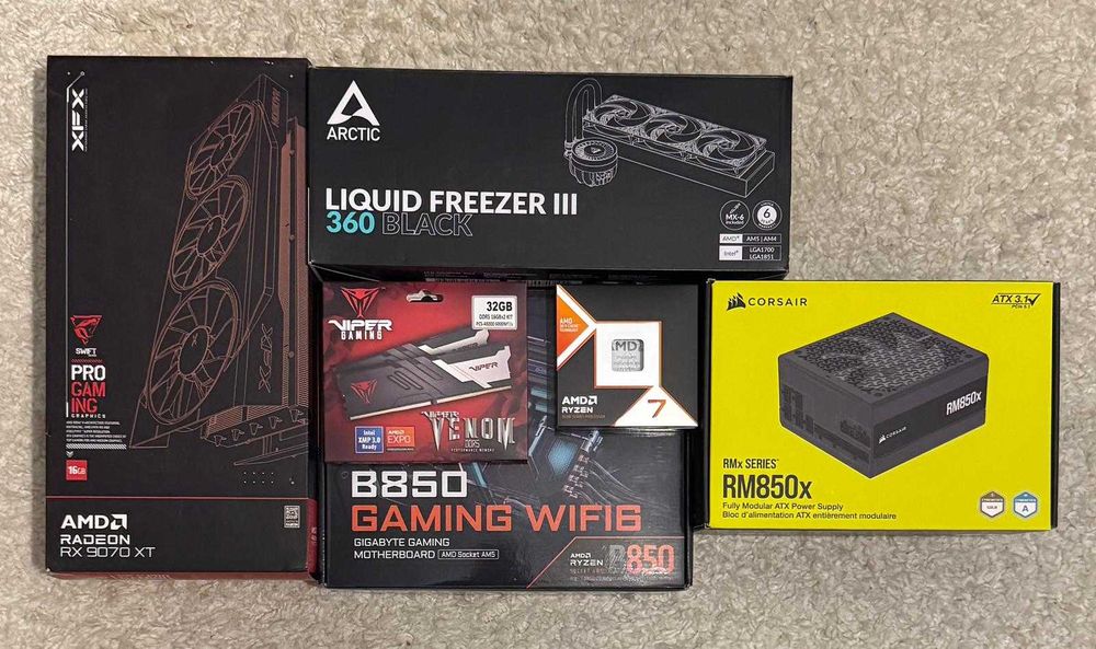 PC Gaming Ryzen 7 9800X3D/RX 9070 XT/32 GB DDR5 6000MHz