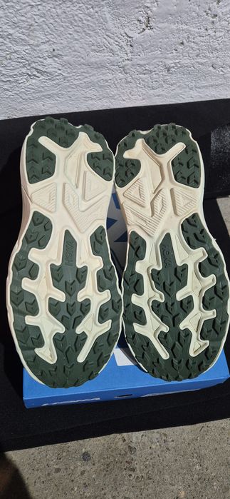 HOKA Chalenger 8 43 1/3