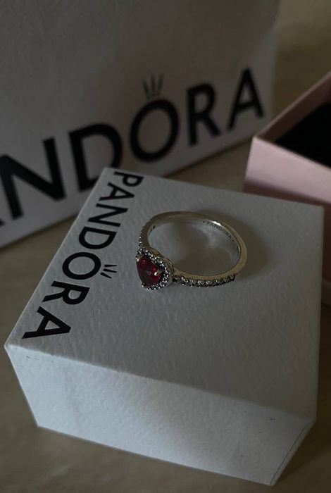 Pandora red heart