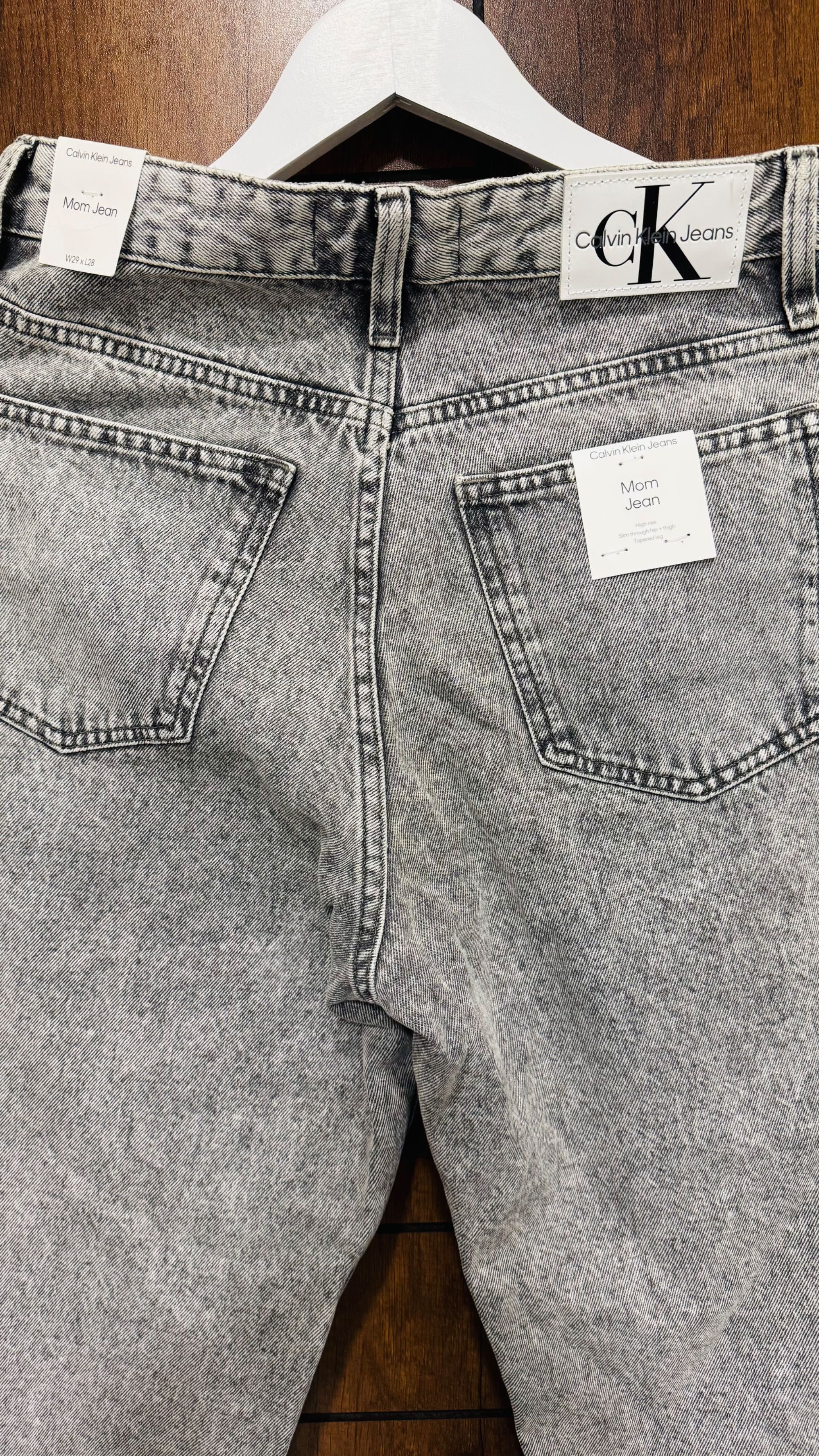 Calvin Klein mom jeans нови и оригинални