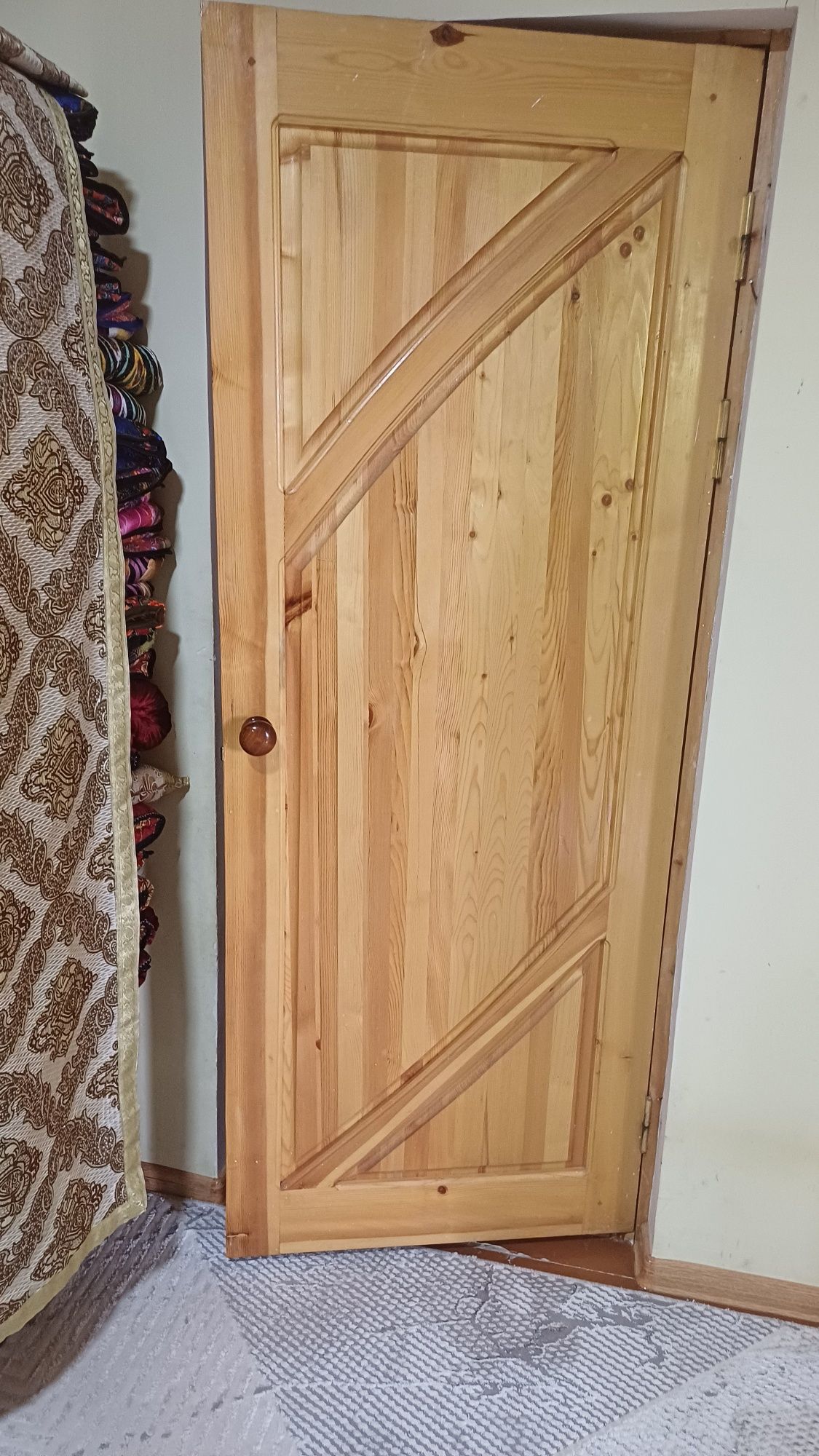 Srochniy eshiklar  3dona 2 toboqali 1dona 1 toboqali ramkalari bilan