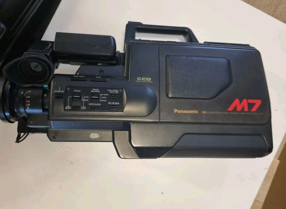 Panasonic MV-M7 VHS видео камера с абсолютно всички аксесоари отлична