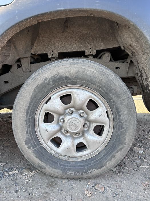 Диски и два комплекта резины 215/75 R16 разболтовка 6 139.7