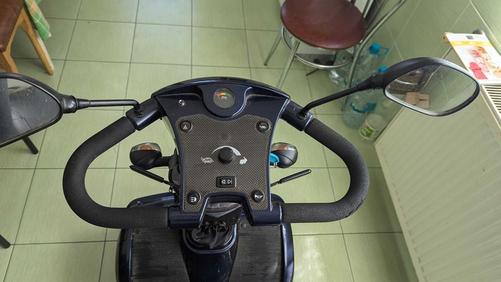 Vând scuter/carucior mobilitate cu baterii noi
