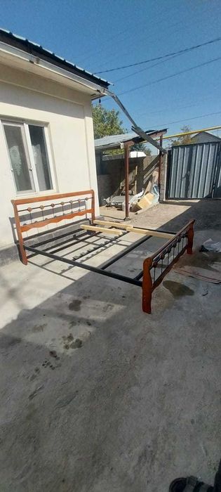 кровать без матраса