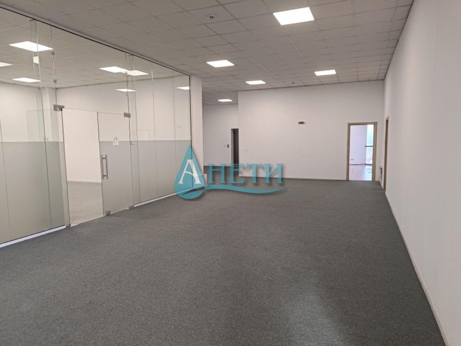 Дава се под наем Офис в София, Кръстова вада - 900 кв.м за 4500 € - Снимка #1