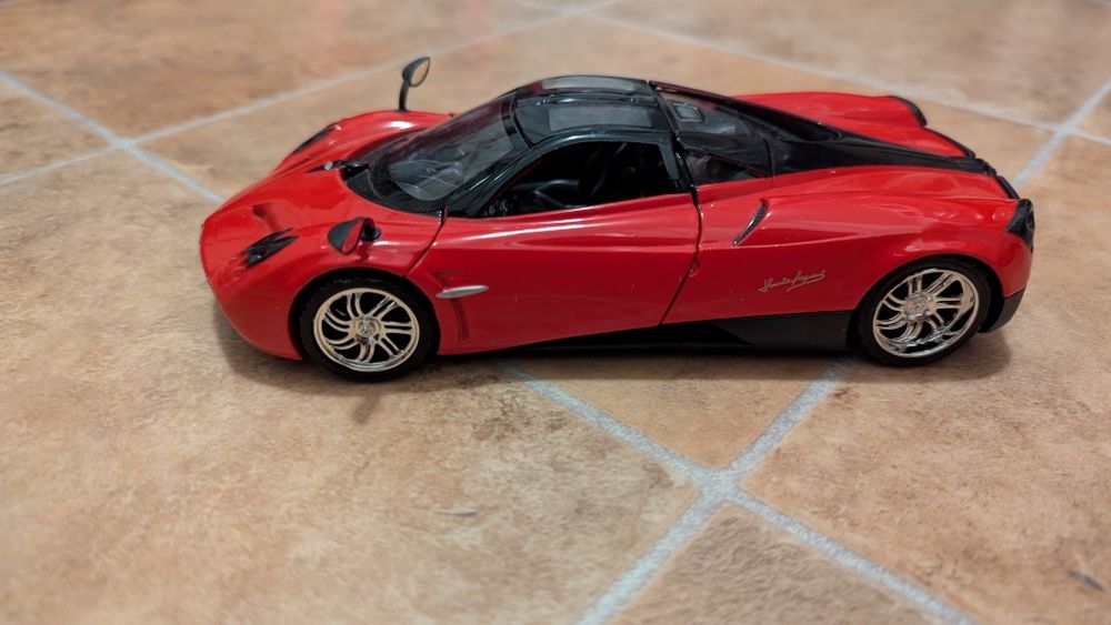 Macheta Pagani Huayra 1:24
