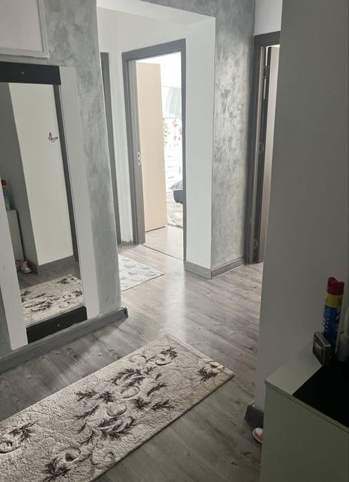 Vand apartament 3 camere