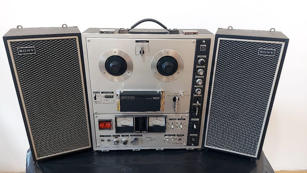 Магнетофон с колони