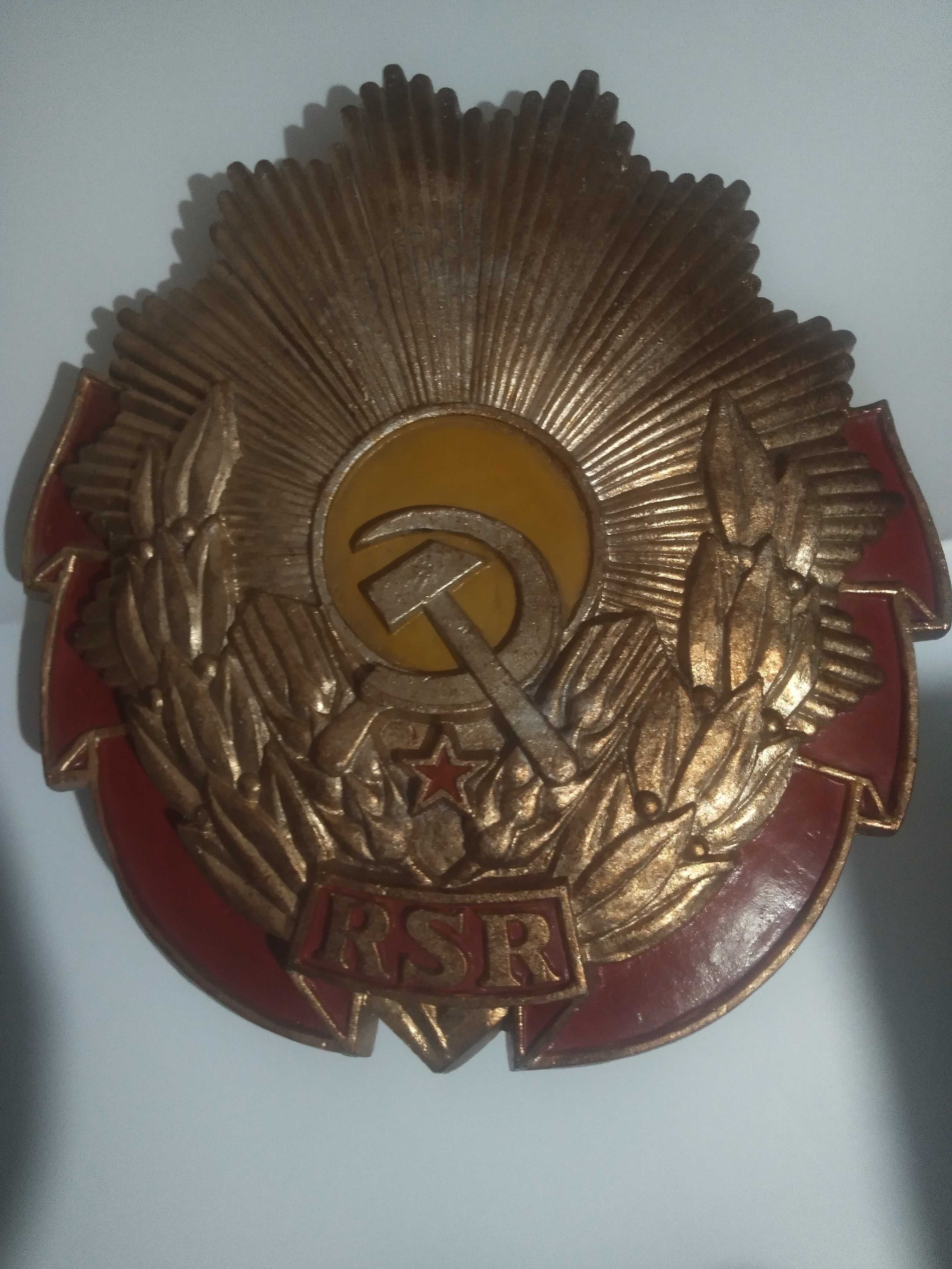 Stema României RSR, 60*50 cm. Este din aluminiu.