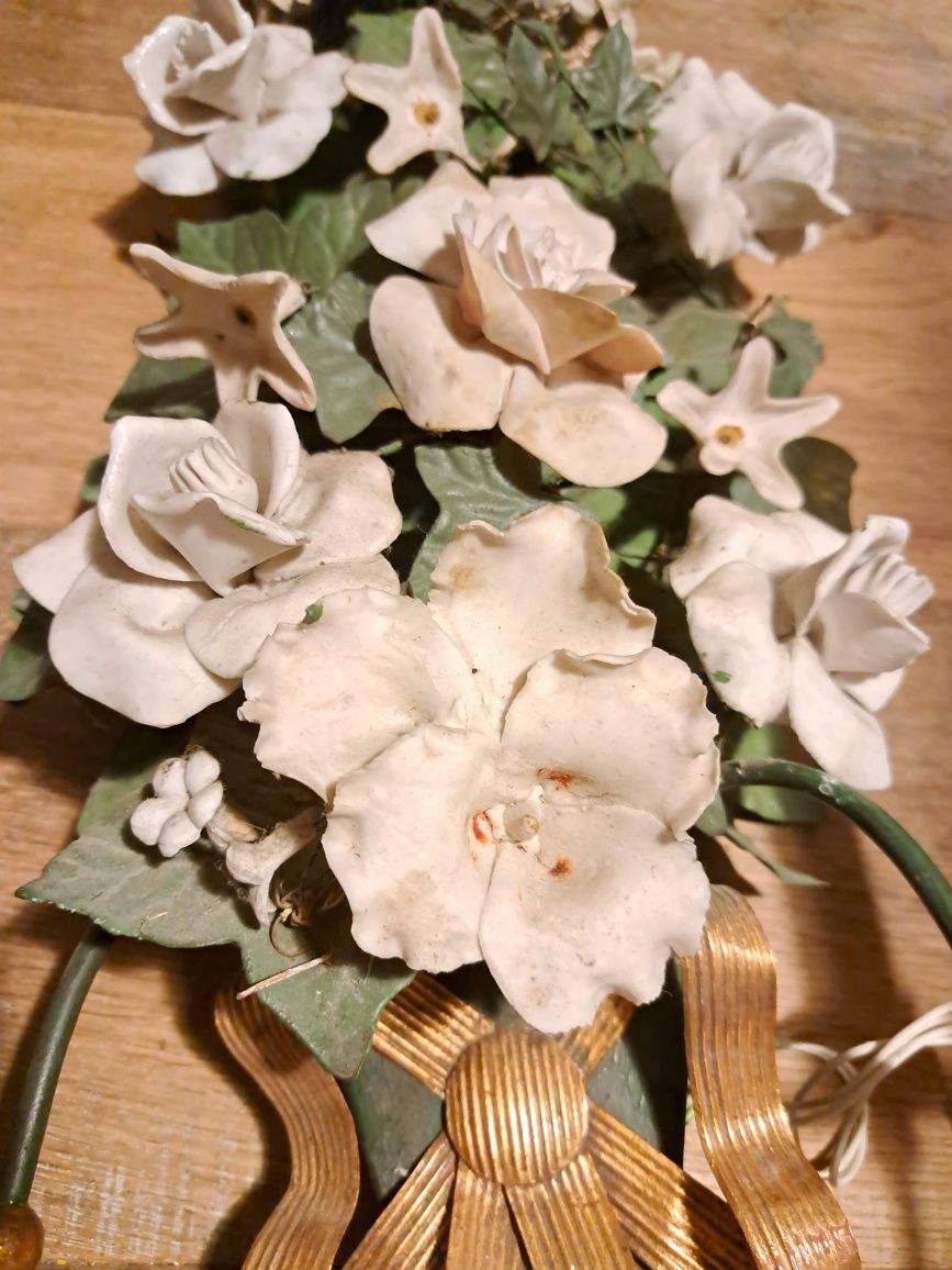Италиански, стар аплик, желязо керамични цветя, бръшлян