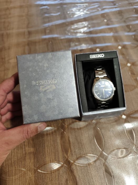 Часовник Seiko 10bar