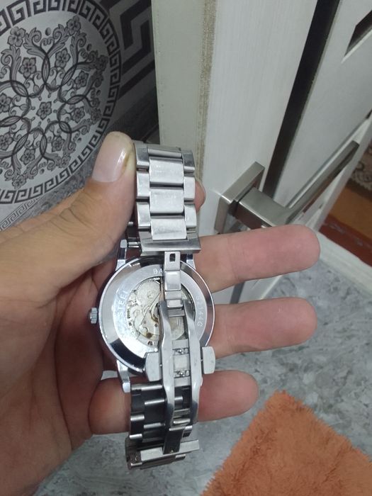 Продам часы emporio armani S214G