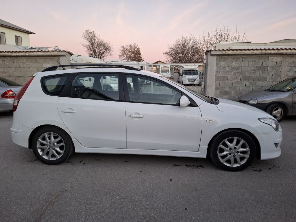 Hyundai i30 2011 На части
