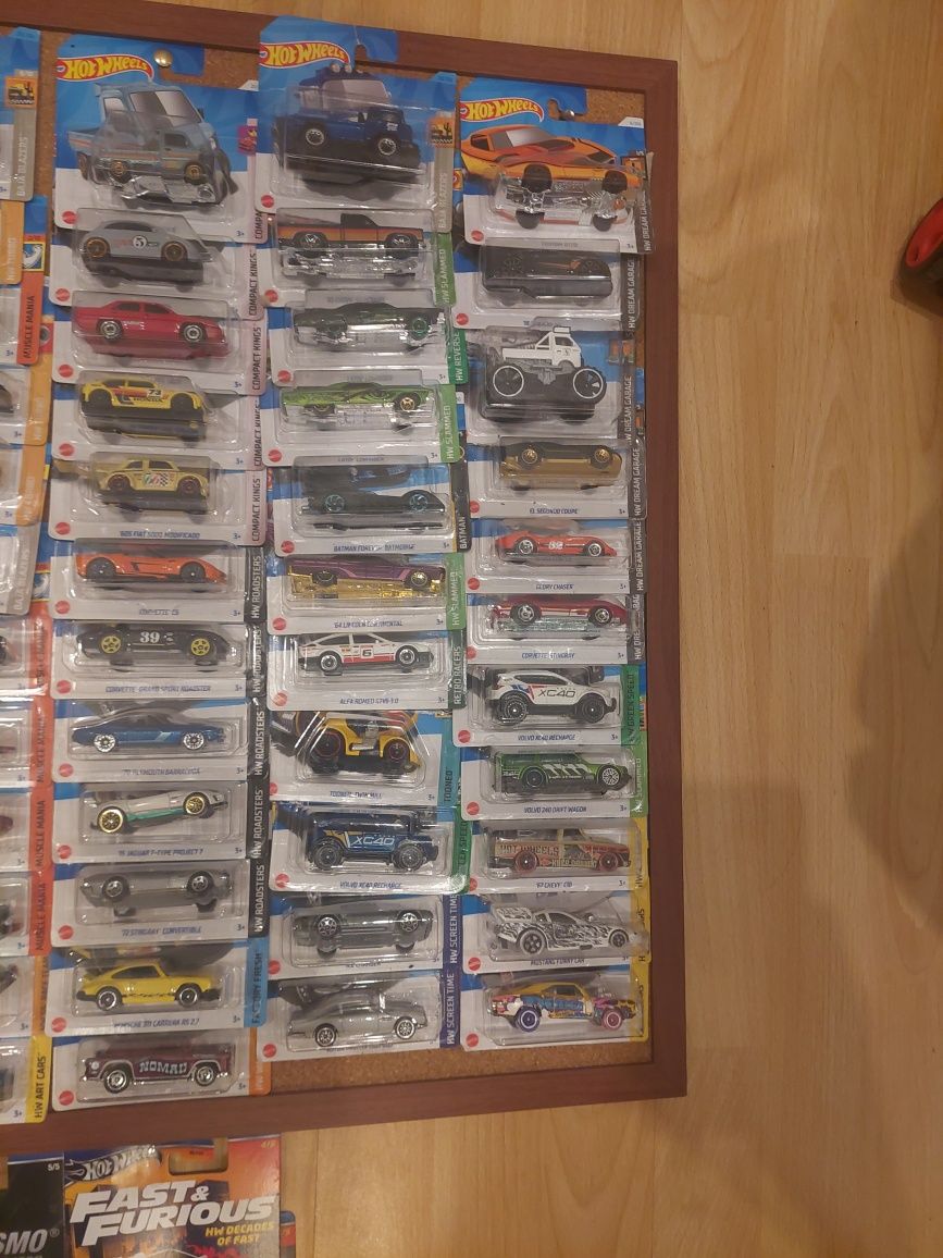 Vând mașinuțe Hotwheels