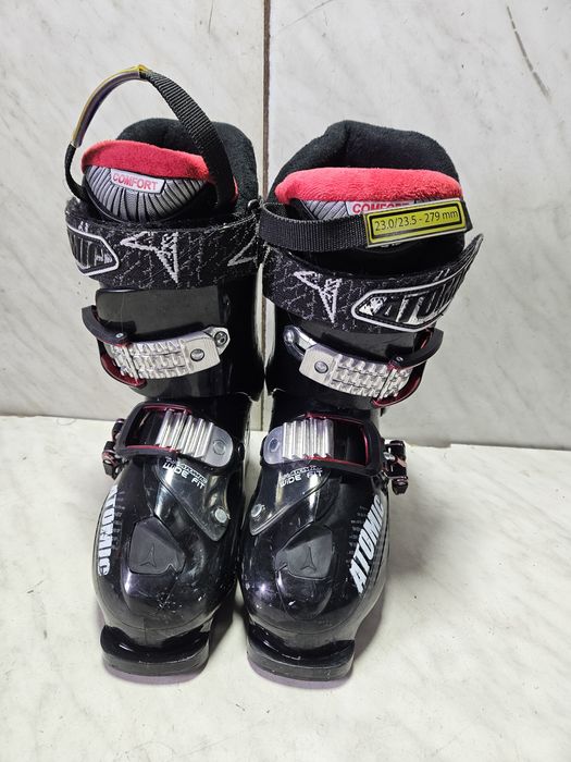 Clapari ski schi  Atomic  mondo   23-23,5 corespunde mărimii 36-37