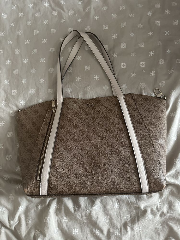 Чанта GUESS използвана