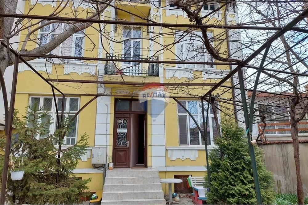 Помещение под наем, Център, гр.Варна Д.В 4245