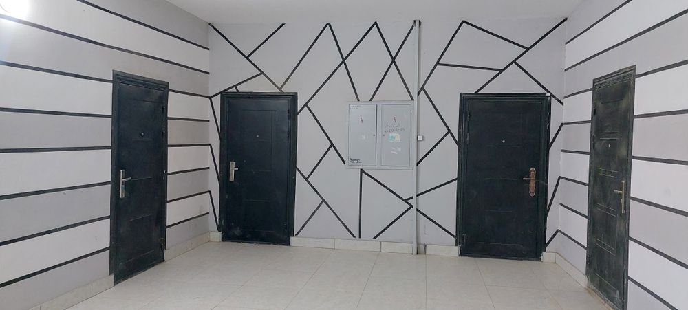 3 xonalik 82 kv 1-etaj karobka holatda uyim sotiladi