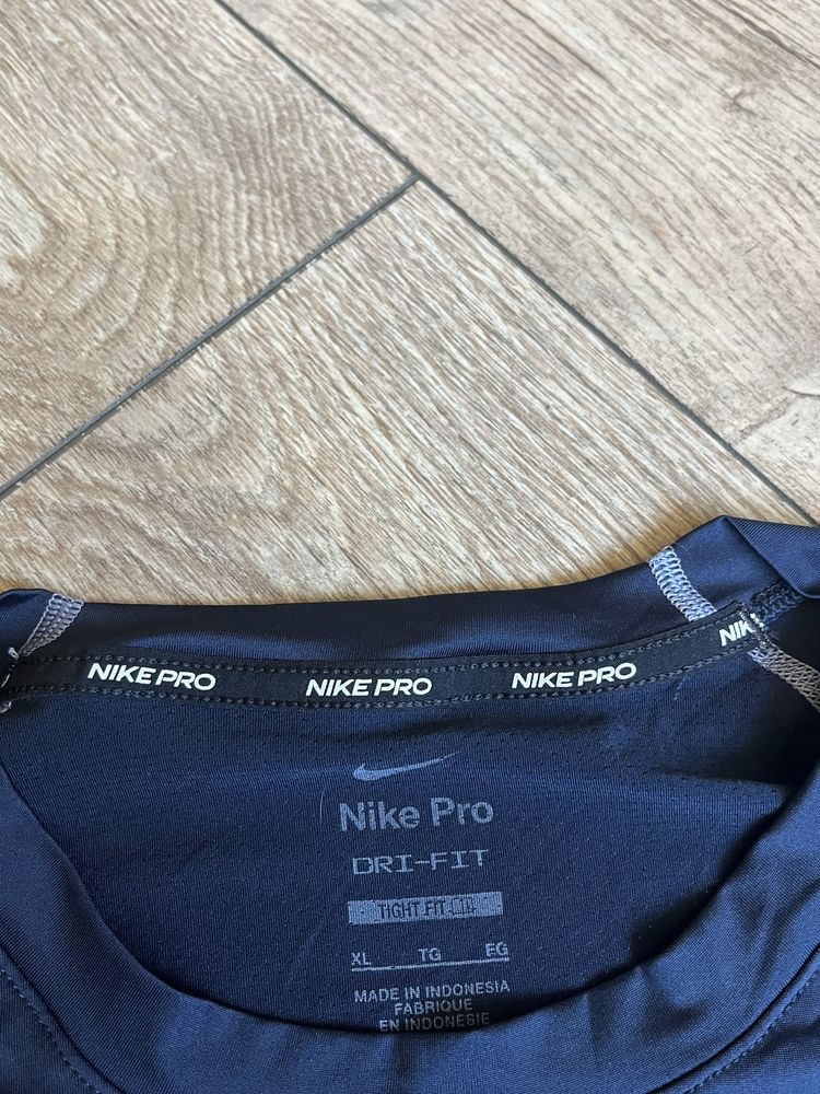 NIKE PRO Training - НОВА размер Л / Оригинал