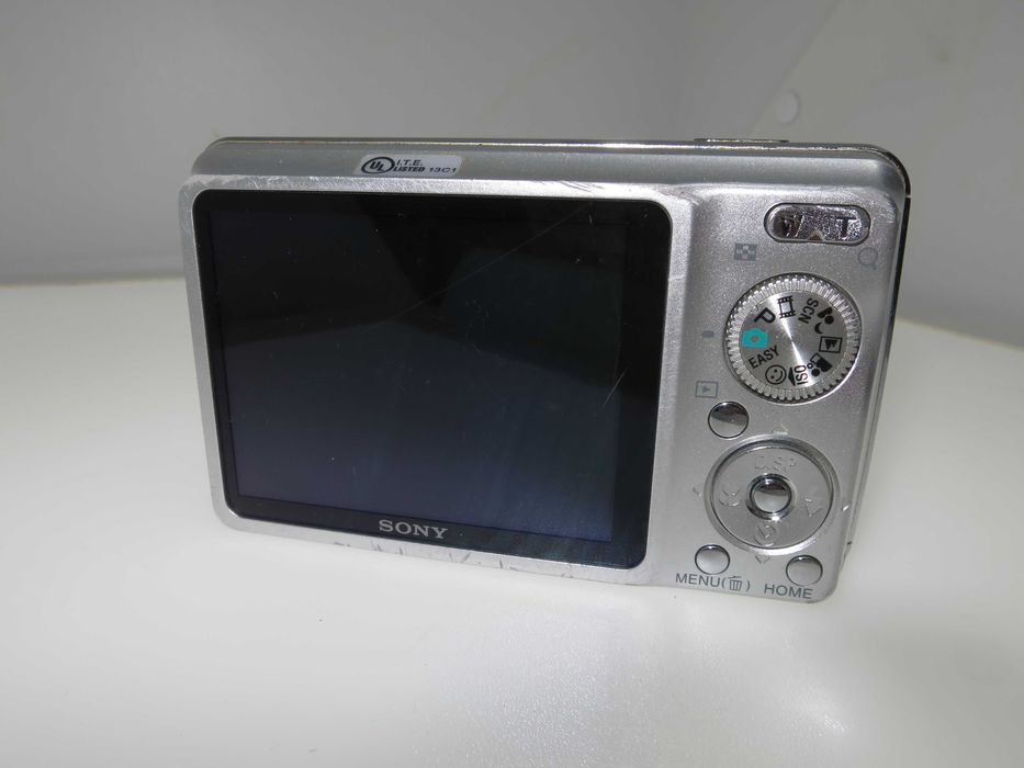 Sony Cyber-shot W220 компактен фотоапарат, комплект камера и зарядно