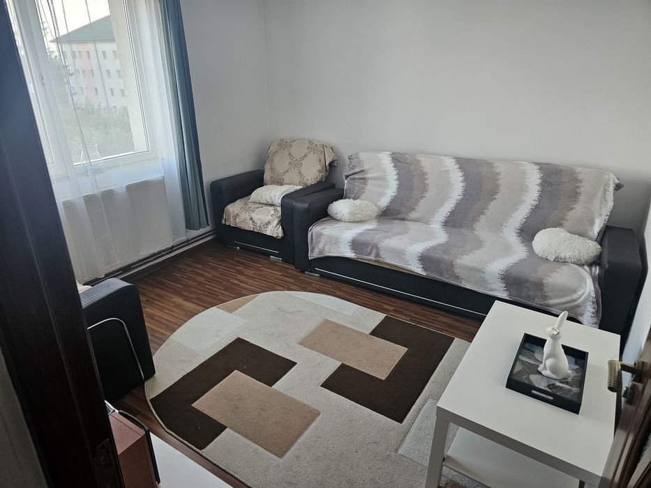 Vand apartament cu doua camere in Orasul Titu