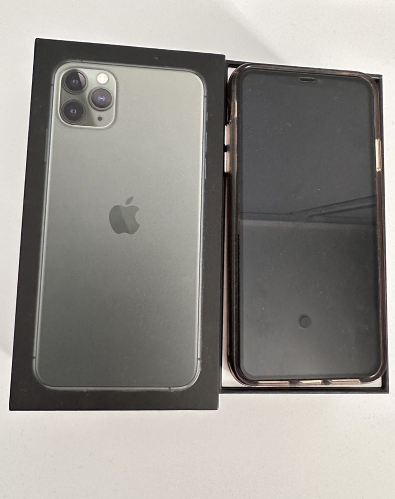 Продам IPhone 11 Pro Max