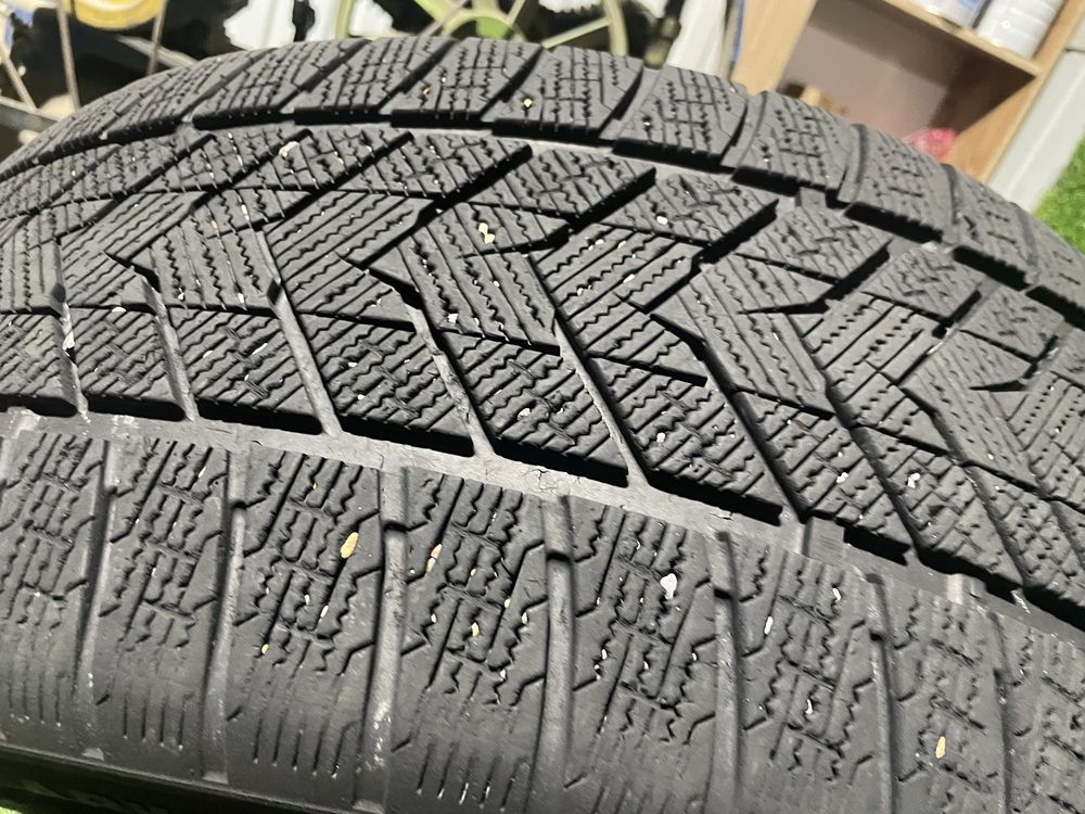 Продам шины 265/45 R21