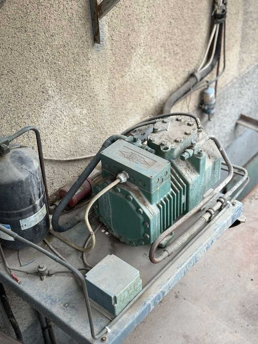 Хладилна витрина крайстенна минусова/фризер/