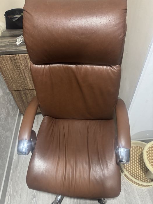 Продам кресло офисная