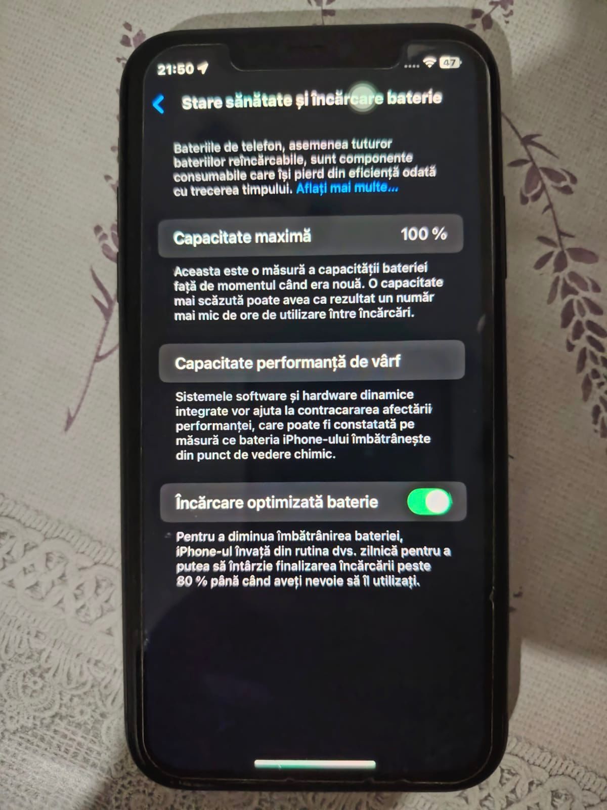 Vând iPhone 11 simplu