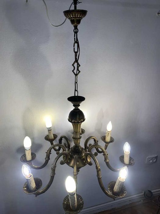Candelabru vintage din bronz masiv cu opt brate