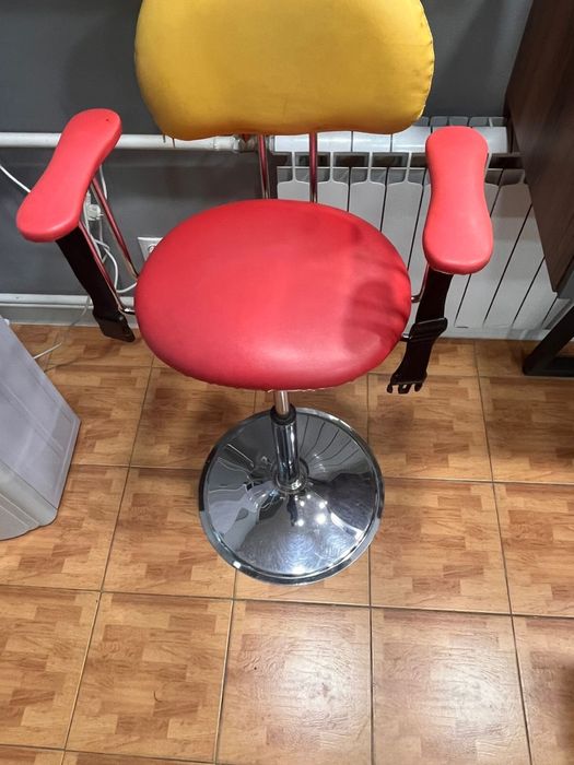 Детское парикмахерское кресло