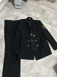 Военный кастюм тужурка