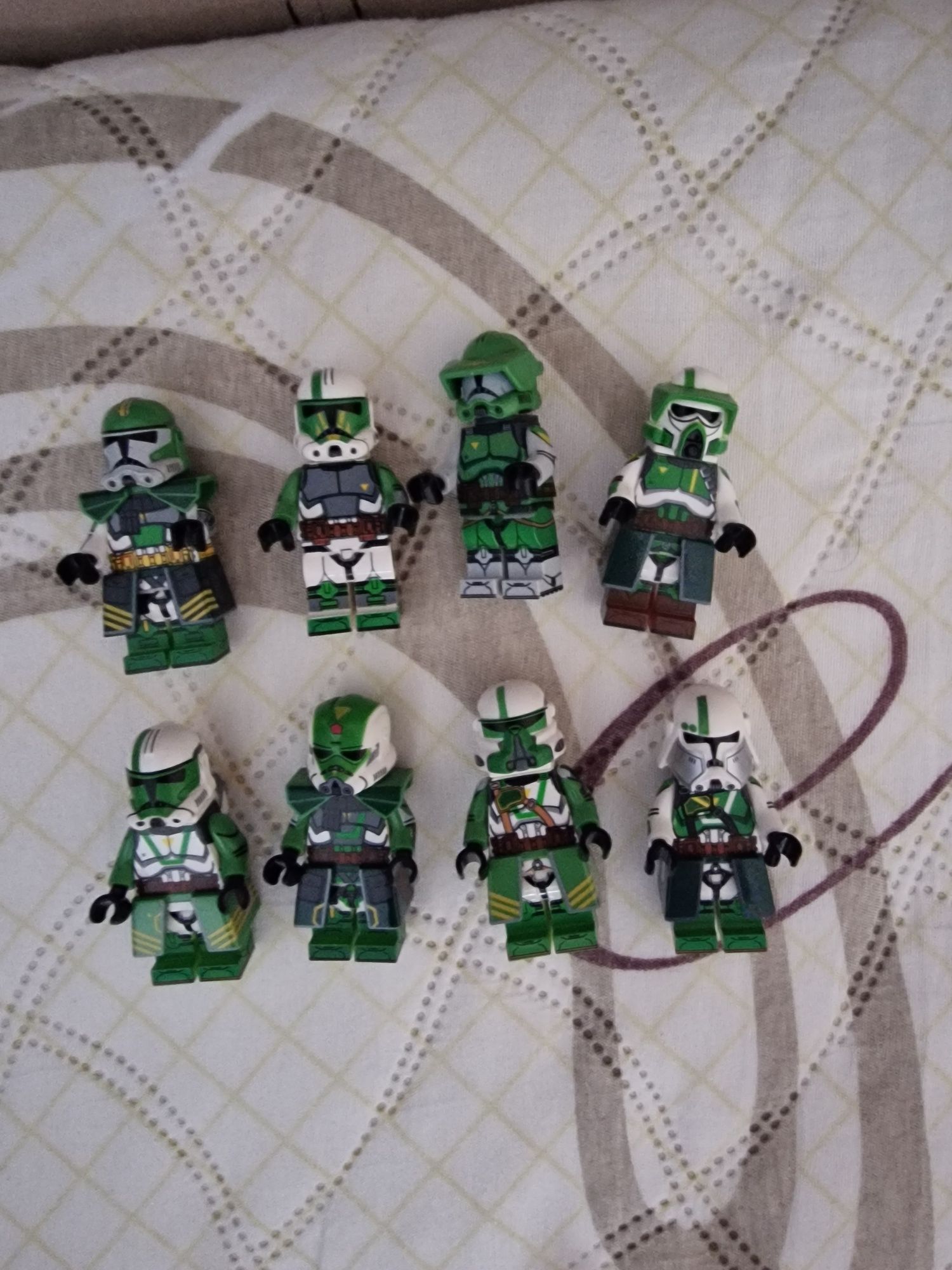Lego star wars set and minifigures