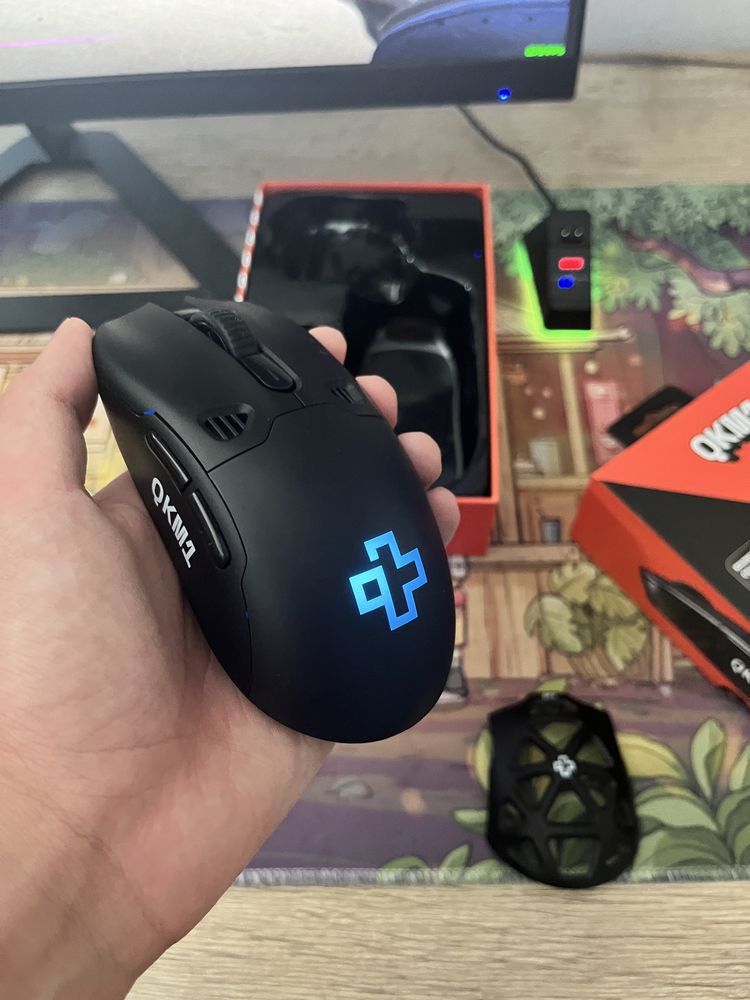 mouse qwertykey aproape nou