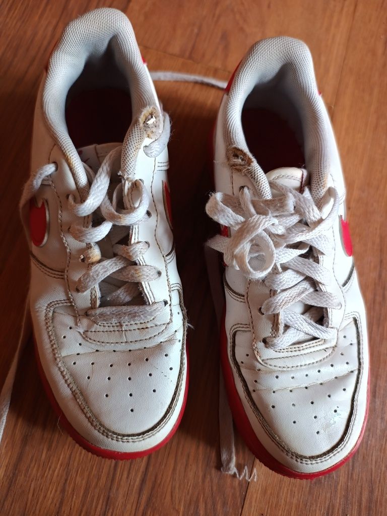 Nike air force 1 червени